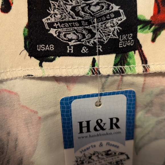 Hearts and Roses M NWT - Picture 3 of 4